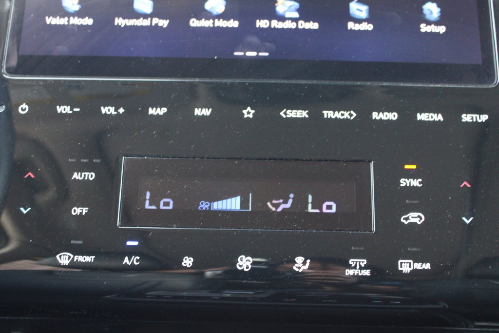 Used 2024 Hyundai Tucson Limited AWD/4WD image 25