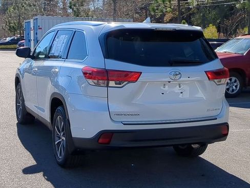 Used 2019 Toyota Highlander XLE image 6