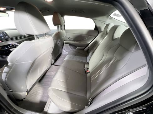 Used 2023 Hyundai Elantra SEL image 22