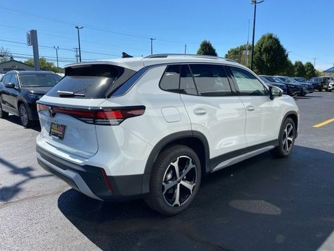 New 2025 Volkswagen Tiguan SE image 9