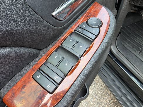 Used 2009 Chevrolet Avalanche LTZ image 12