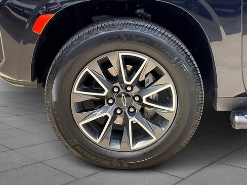 Used 2023 Chevrolet Tahoe Z71 w/ Luxury Package image 17