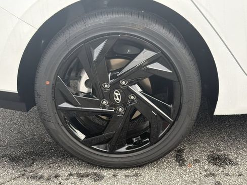 New 2026 Hyundai Elantra SEL Sport FWD image 19