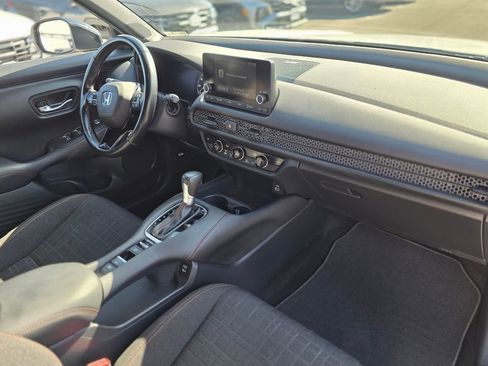 Used 2025 Honda HR-V Sport image 9