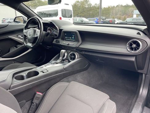 Used 2018 Chevrolet Camaro LT w/ RS Package image 9