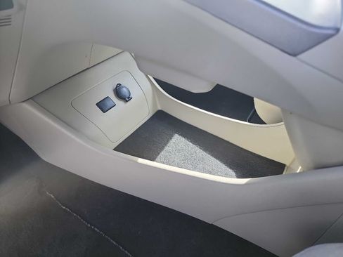 Used 2012 Toyota Prius Two FWD image 22