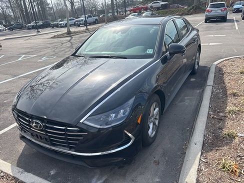 Used 2022 Hyundai Sonata SE w/ Cargo Package image 2