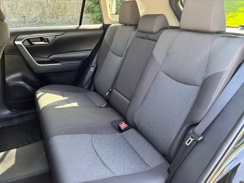 Used 2023 Toyota RAV4 XLE FWD image 16