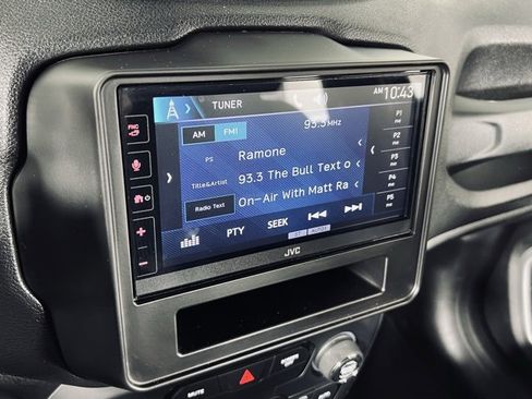 Used 2018 Jeep Renegade Latitude image 32