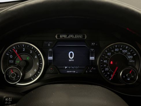 Used 2019 RAM 1500 Laramie AWD/4WD image 13