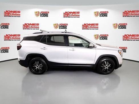 Used 2022 GMC Terrain SLT AWD/4WD image 16