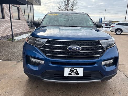 Used 2023 Ford Explorer XLT w/ Equipment Group 202A image 7