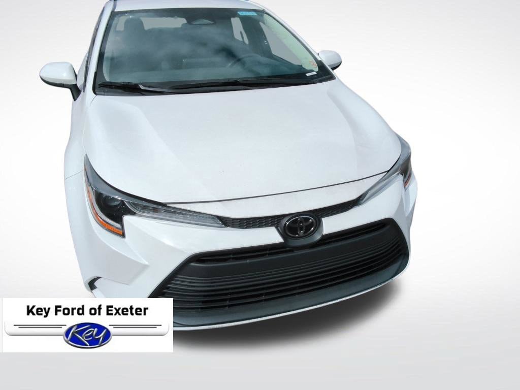 Used 2024 Toyota Corolla LE FWD image 3