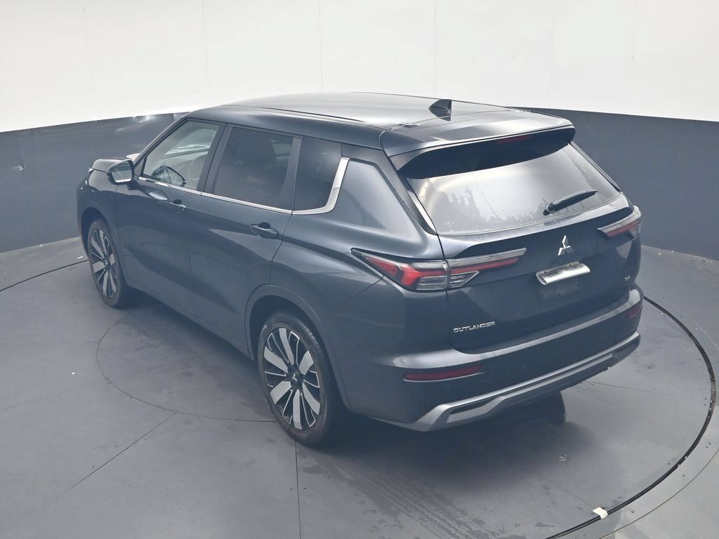Used 2025 Mitsubishi Outlander SE FWD image 22