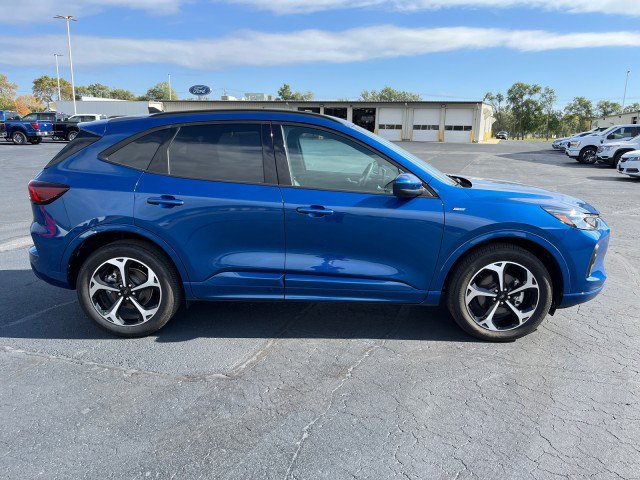 Used 2023 Ford Escape ST-Line Select w/ Tech Pack #2 AWD/4WD image 6