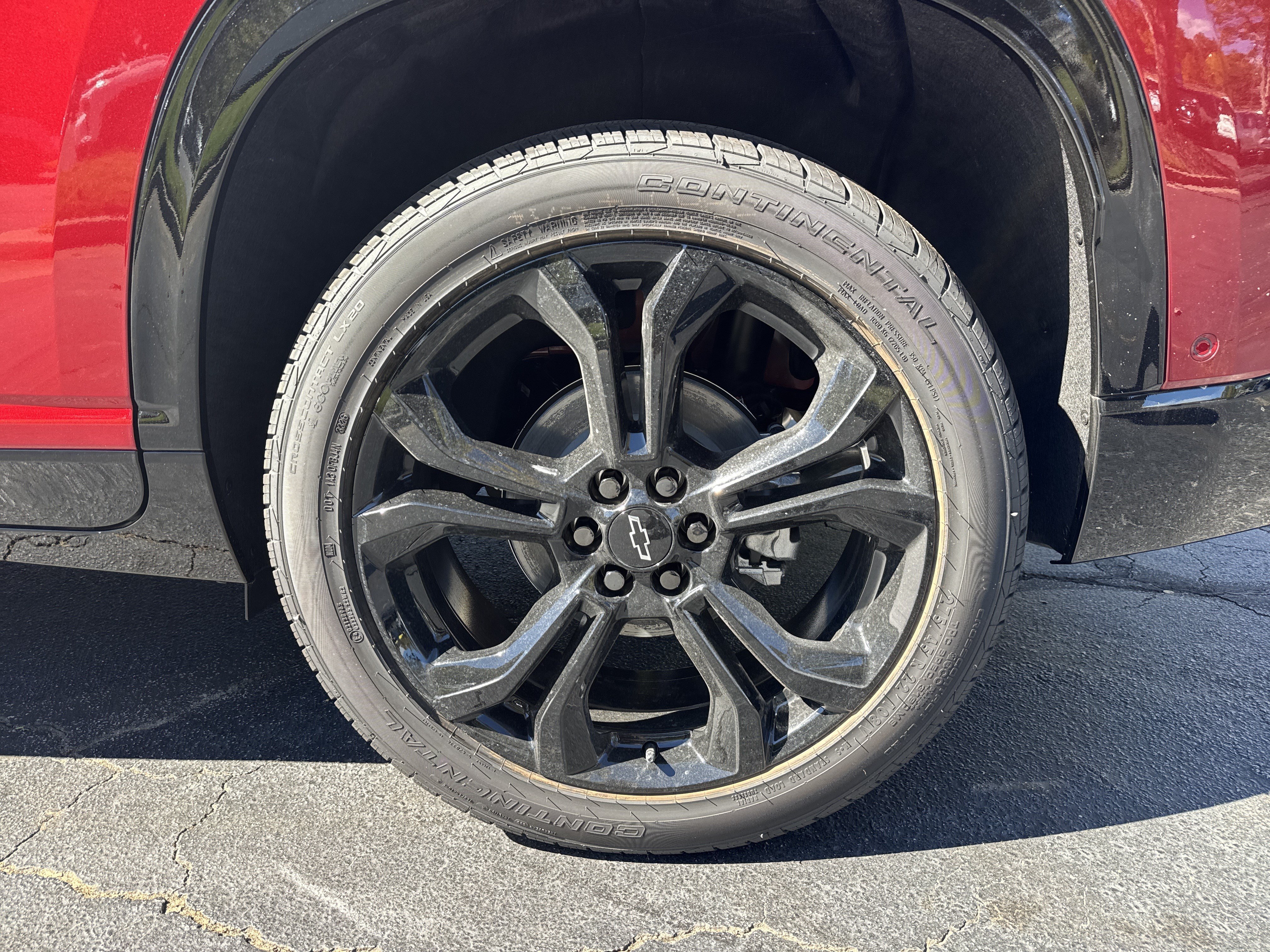 New 2027 Chevrolet Traverse RS w/ LPO, Floor Liner Package FWD image 21