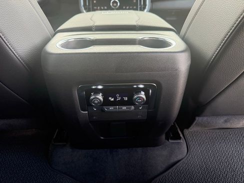 Used 2025 GMC Yukon XL Denali w/ Sun & Power Step Package image 22