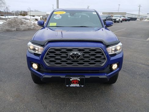 Certified 2022 Toyota Tacoma TRD Off-Road w/ Technology Package image 2