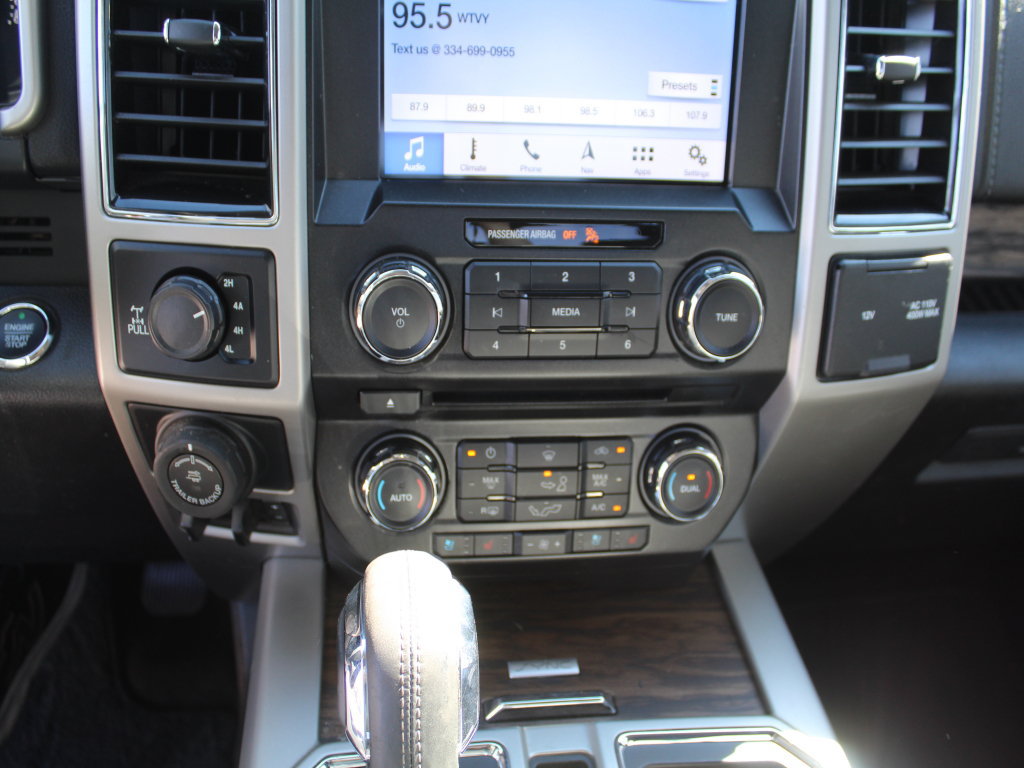 Used 2018 Ford F150 Lariat w/ Heavy-Duty Payload Package AWD/4WD image 17