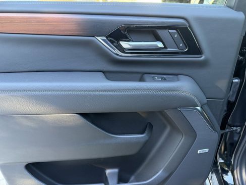 New 2025 GMC Yukon XL Denali w/ Sun & Power Step Package image 26