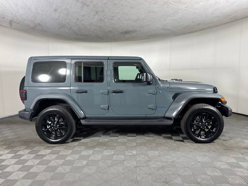 Certified 2025 Jeep Wrangler Unlimited Sahara AWD/4WD image 4