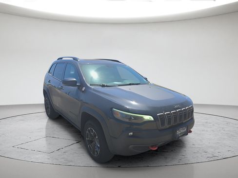 Used 2022 Jeep Cherokee Trailhawk w/ Trailer Tow Group AWD/4WD image 2