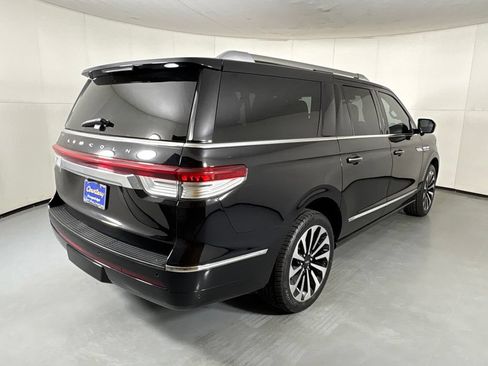 Used 2023 Lincoln Navigator L Reserve AWD/4WD image 8
