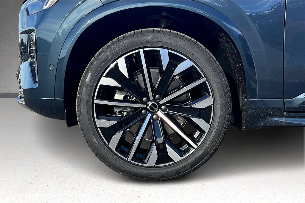 New 2026 Volvo XC90 B6 Plus w/ Protection Package Premier AWD/4WD image 12