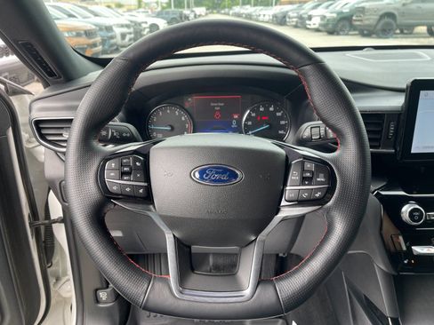 Used 2022 Ford Explorer ST-Line RWD image 26