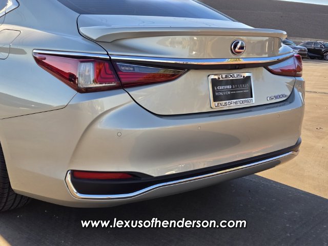 Used 2021 Lexus ES 300h w/ Accessory Package FWD image 6