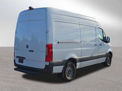 Used 2025 Mercedes-Benz Sprinter 2500 image 3