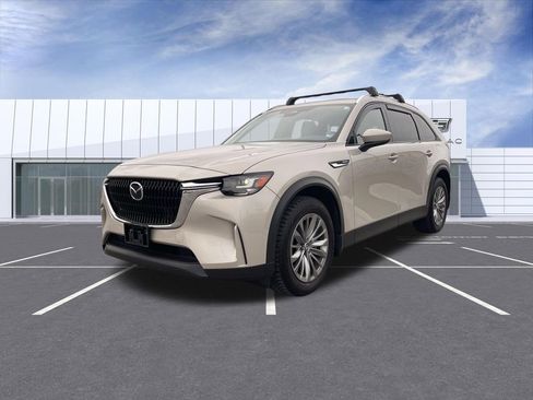 Used 2024 MAZDA CX-90 Plug-In Hybrid w/ Preferred AWD/4WD image 4