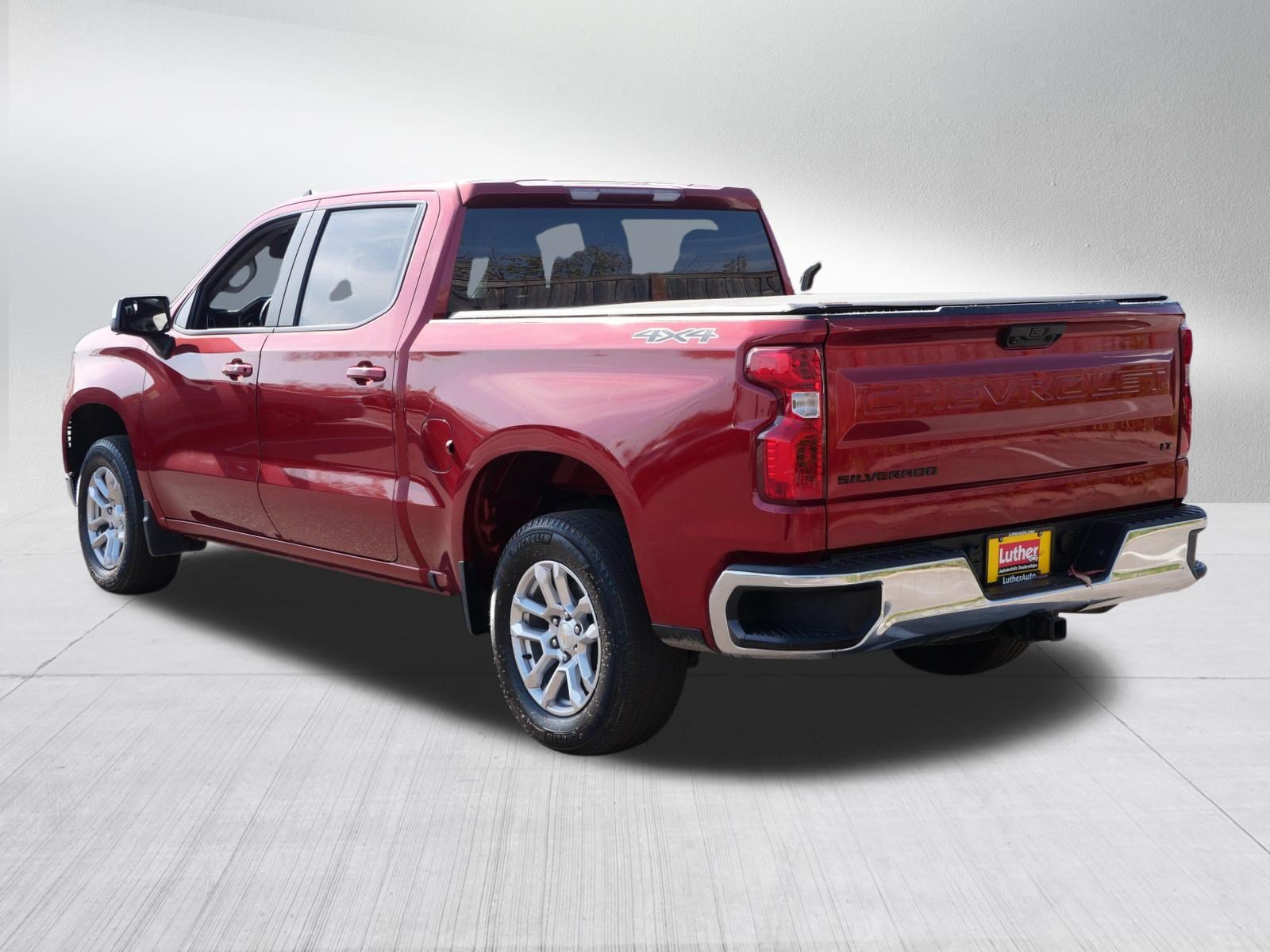 Used 2023 Chevrolet Silverado 1500 LT AWD/4WD image 5