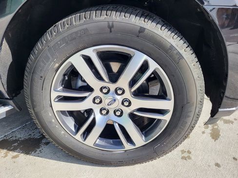 Used 2022 Ford Expedition Limited image 15