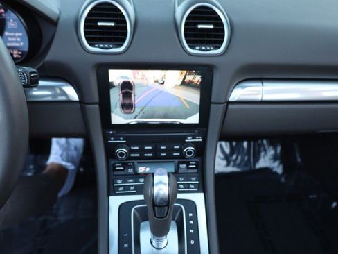 Used 2019 Porsche 718 Boxster image 34