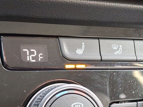 Certified 2024 Volkswagen Taos SE image 26