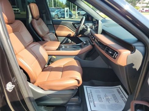 Certified 2025 Lincoln Aviator Reserve w/ Equipment Group 201A AWD/4WD image 31