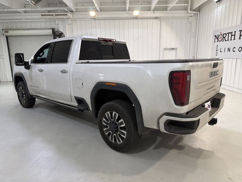 Used 2024 GMC Sierra 2500 Denali Ultimate image 3