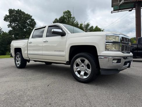 Used 2015 Chevrolet Silverado 1500 LTZ Z71 w/ LTZ Plus Package AWD/4WD image 21