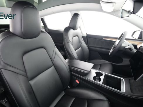 Used 2023 Tesla Model Y Long Range AWD/4WD image 23