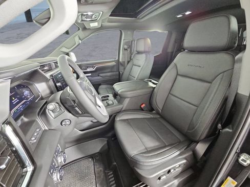 Used 2025 GMC Sierra 1500 Denali w/ Denali Reserve Package AWD/4WD image 12