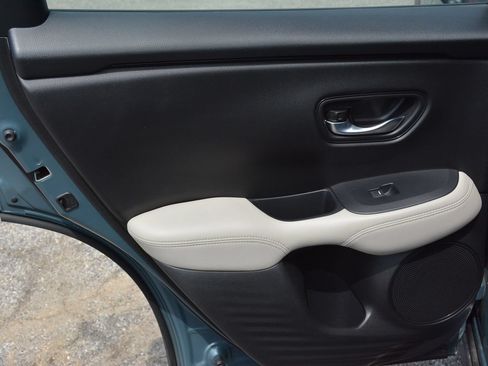 Used 2023 Honda HR-V LX image 15