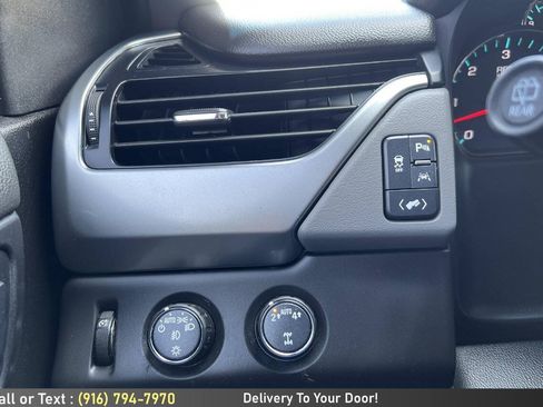 Used 2020 Chevrolet Suburban LT AWD/4WD image 27