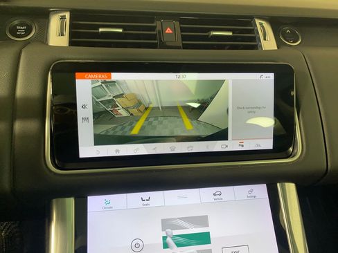 Used 2020 Land Rover Range Rover Sport HSE image 28