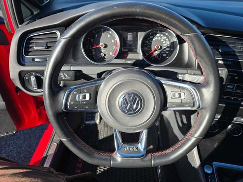 Used 2016 Volkswagen GTI SE image 25