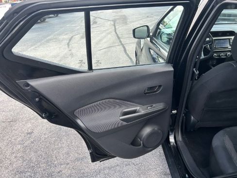 Used 2019 Nissan Kicks S FWD image 14
