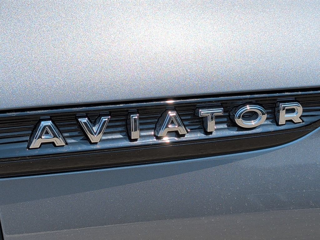 Used 2025 Lincoln Aviator Reserve w/ Jet Appearance Package AWD/4WD image 41
