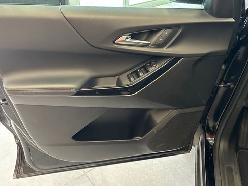 Used 2025 Chevrolet Equinox LT image 11