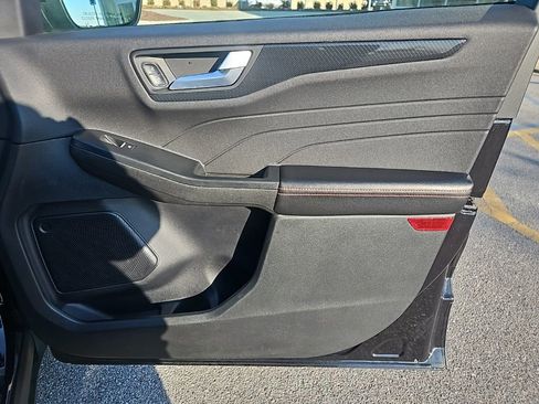 Used 2025 Ford Escape ST-Line image 32
