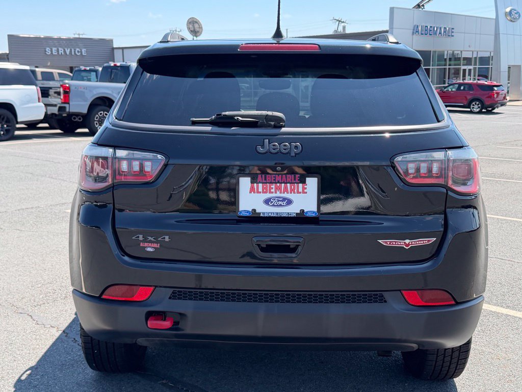 Used 2019 Jeep Compass Trailhawk w/ Cold Weather Group AWD/4WD image 4